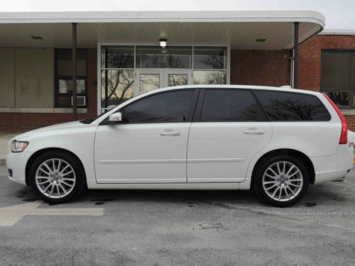 2011 volvo v50 t5 wagon loaded - booster seats -  navi - satellite radio - dstc