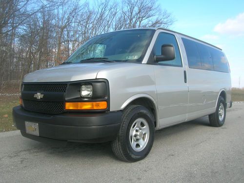 2005 chevrolet 1500 express van, 42k miles, 8 passenger, super clean