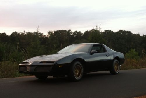 1982 pontiac firebird base coupe 2-door 5.0l