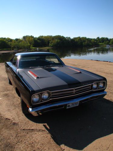 1969 plymouth road runner 383 ,4 spd