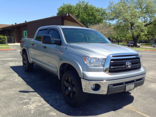 2008 toyota tundra crewmax trd off-road 5.7 v8 dvd rwd 20&#034; rockstars