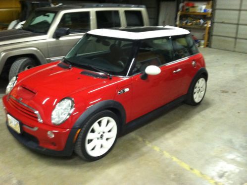 2003 mini cooper s  red/white