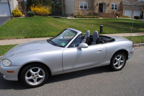 Convertible 5 speed manual soft top 1 year old