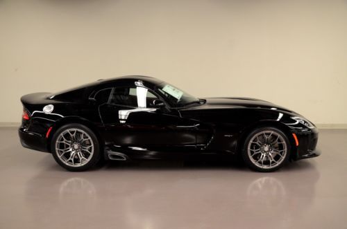 2014 viper srt venom black nav rear camera