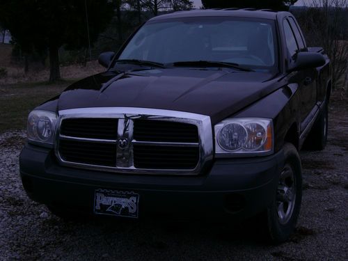 2005 dodge dakota st extended cab pickup 4-door 3.7l