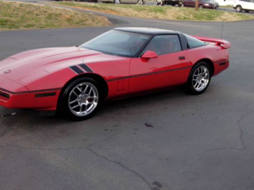 1984 chevrolet corvette base hatchback 2-door 5.7l