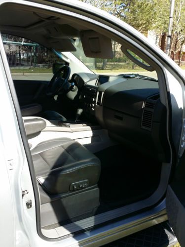 2004 Nissan Pathfinder Armada LE Sport Utility 4-Door 5.6L Navigation, image 12