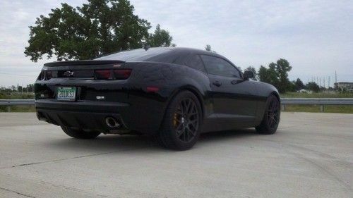 2010 chevrolet camaro ss coupe 2-door 6.2l