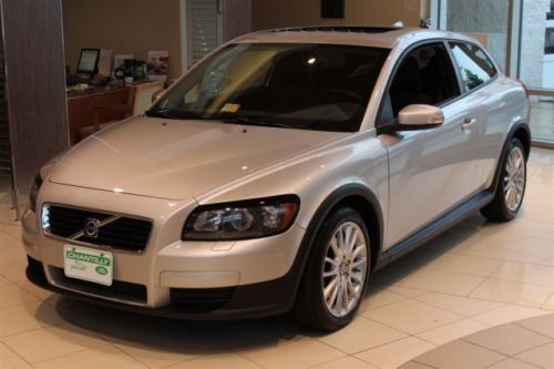 Moonroof automatic climate package rain sensor keyless usb ipod cruise alloys