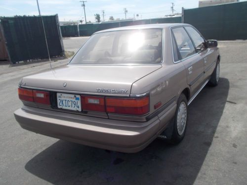 1988 Toyota Camry No Reserve, image 2