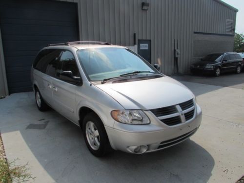 07 caravan sxt handicap wheelchair mobility accessible lift