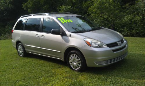 2005 toyota sienna le 7 passenger stow and go seating, one owner, cold ac, clean