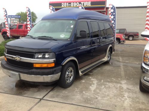 2004 chevrolet sherrod custom van low miles