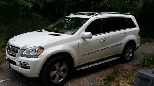 Mercedes gl-450 warranty, luxury, new tires, just detailed