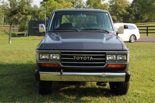 1988 Toyota Land Cruiser Base Sport Utility 4-Door 4.0L (FJ62), image 4