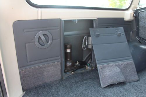 1988 Toyota Land Cruiser Base Sport Utility 4-Door 4.0L (FJ62), image 17