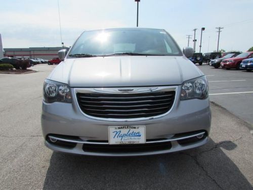 2014 chrysler town & country s