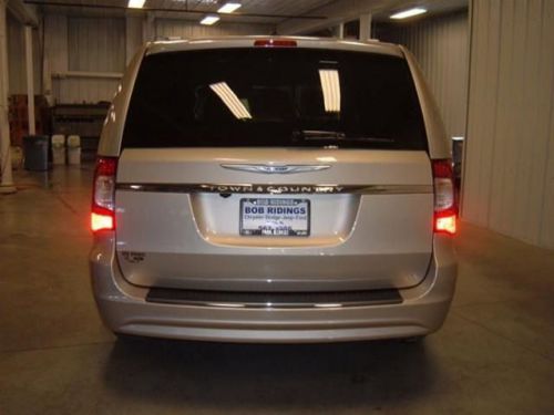 2014 chrysler town & country touring