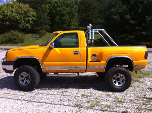 2003 gmc 1500 stepside truck.  fun truck!