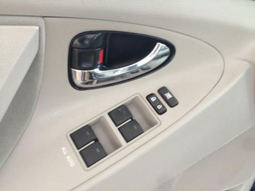 2010 Toyota Camry LE, image 14