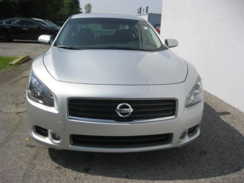 2011 nissan maxima sv