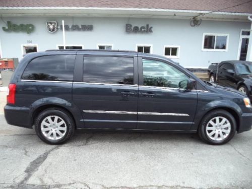 2014 chrysler town & country touring