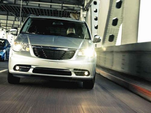 2014 chrysler town & country touring-l