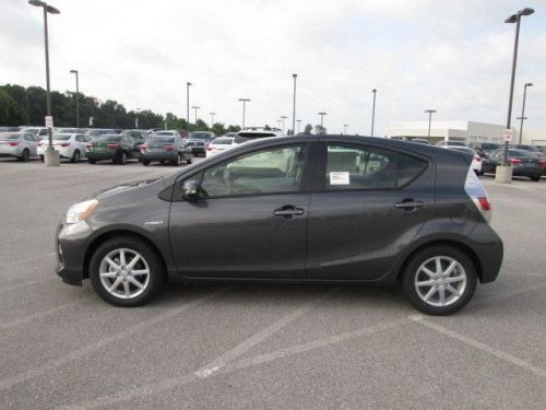 2014 Toyota Prius c Three, US $23,394.00, image 2