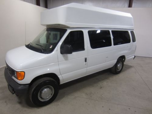 05 ford e350 passenger van 6.8l v10 rwd high ceilings handicap accessible 1owner