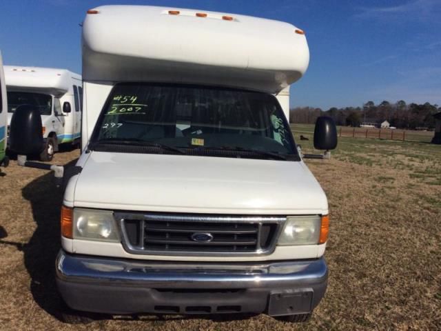 Ford e-series van base cutaway van 2-door