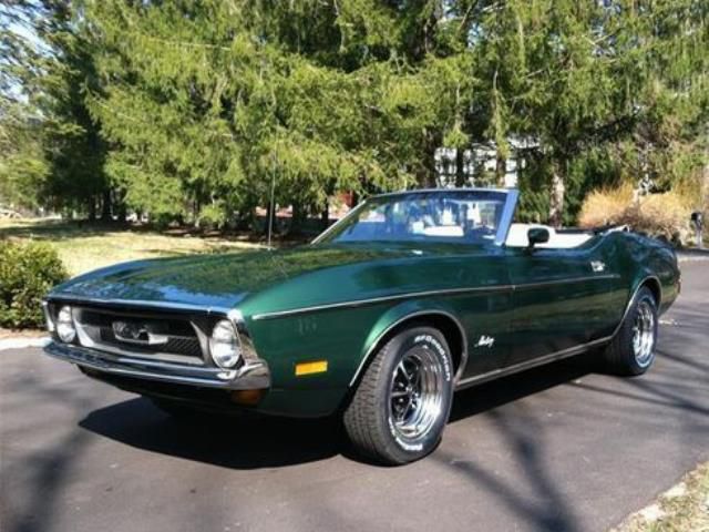 Ford mustang convertible