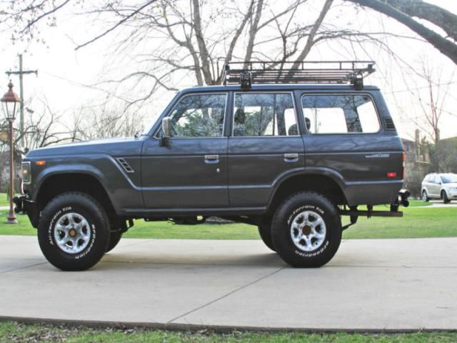 Toyota land cruiser base sport utility 4-door