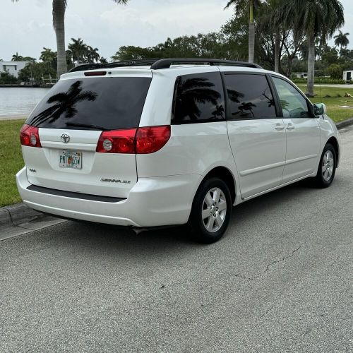 2010 Toyota Sienna XLE CLEAN CARFAX NON SMOKER LOW MILES HONDA, US $12,999.00, image 8