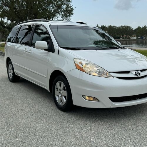 2010 Toyota Sienna XLE CLEAN CARFAX NON SMOKER LOW MILES HONDA, US $12,999.00, image 38