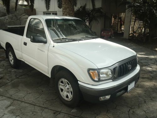 2002 toyota tacoma dlx standard cab pickup 2-door 2.4l