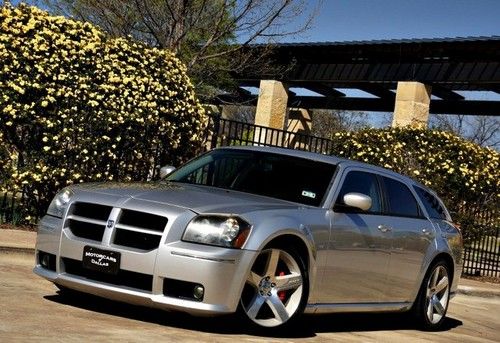 2006 dodge magnum srt 8 navigation sunroof heated seats rear a/c sat. radio