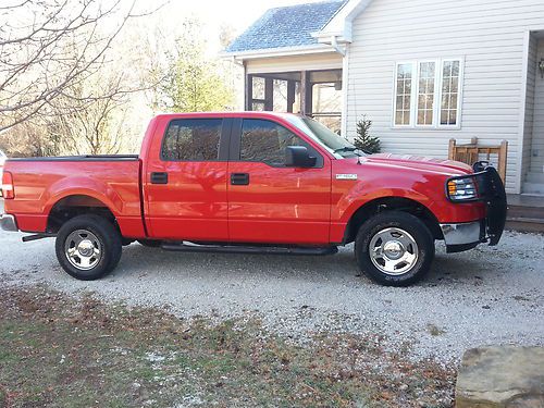 Immaculate condition ford f150, 4x4, service records,  2 owner. 4 door!!