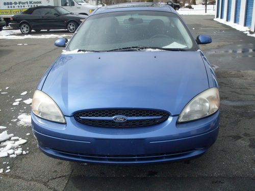 2002 ford taurus in great condition no reserve