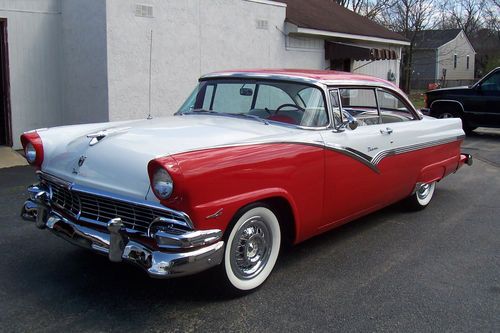 1956 ford fairlane 2 door hardtop victoria