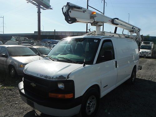 03 chevrolet express bucket van bucket lift  161000 original miles versa lift