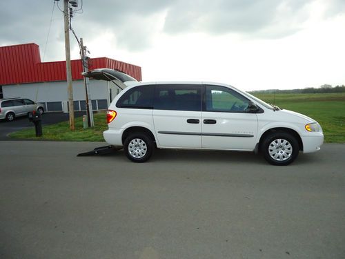 2001 chrysler voyager wheelchair/handicap ramp van rear entry conversion