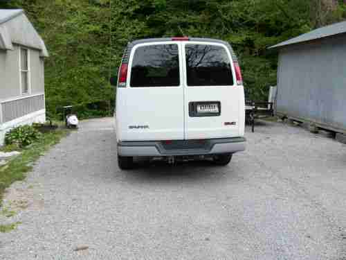 2001 GMC Savana 2500 Cargo or Passenger Van 3-Door 5.7L, image 3