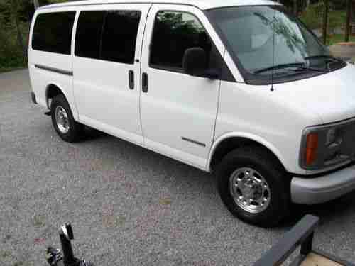2001 GMC Savana 2500 Cargo or Passenger Van 3-Door 5.7L, image 5