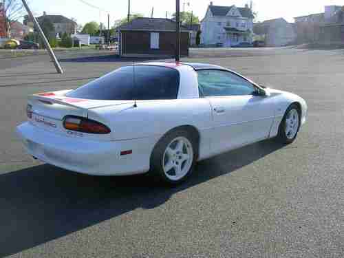 1997 Chevrolet Camaro Z28 SS 30th Anniversary Edition Coupe 2-Door 5.7L, image 4