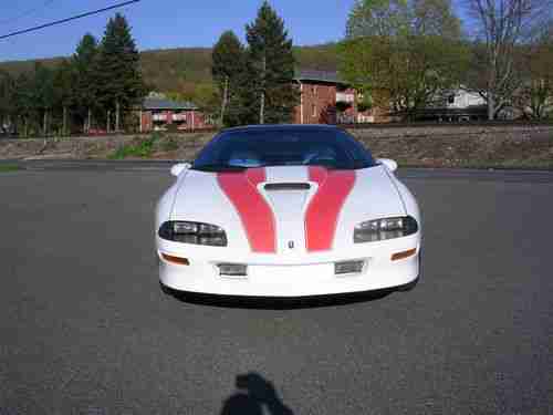 1997 Chevrolet Camaro Z28 SS 30th Anniversary Edition Coupe 2-Door 5.7L, image 5