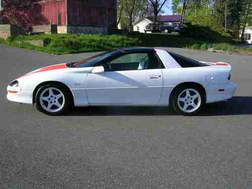 1997 Chevrolet Camaro Z28 SS 30th Anniversary Edition Coupe 2-Door 5.7L, image 6