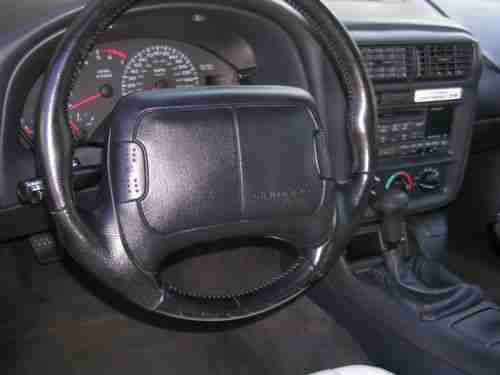 1997 Chevrolet Camaro Z28 SS 30th Anniversary Edition Coupe 2-Door 5.7L, image 12