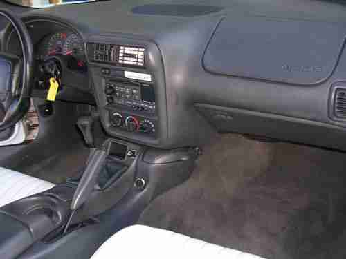 1997 Chevrolet Camaro Z28 SS 30th Anniversary Edition Coupe 2-Door 5.7L, image 18