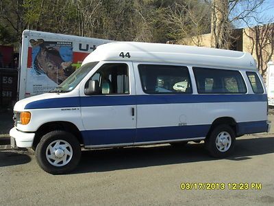 Ford e-350 wheelchair handicap accessable van