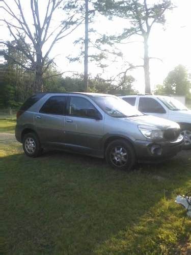 2004 buick rendezvous suv   clean...
